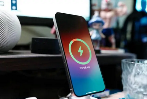 勉县苹果15换屏服务分享用什么充电器给iPhone15充电更好 